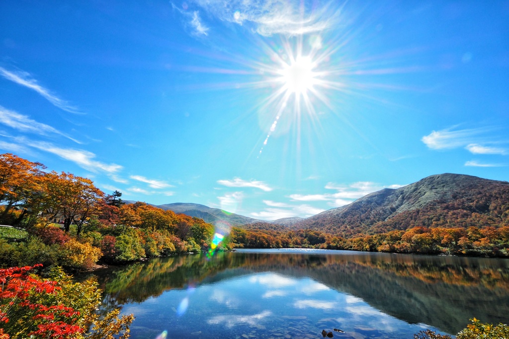晴朗たる須川湖
