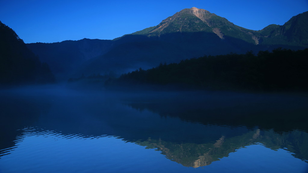 暁の焼岳