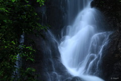 雨後の滝