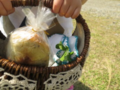 幸せを運んで