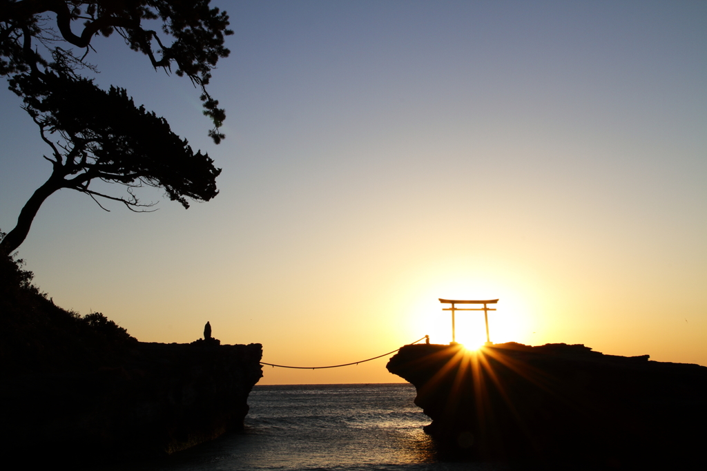 夜明けの参道