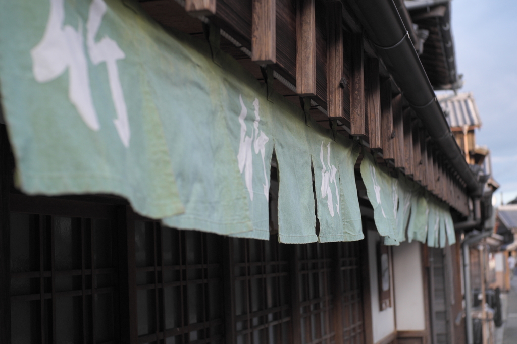 おかげ横丁の町並みから