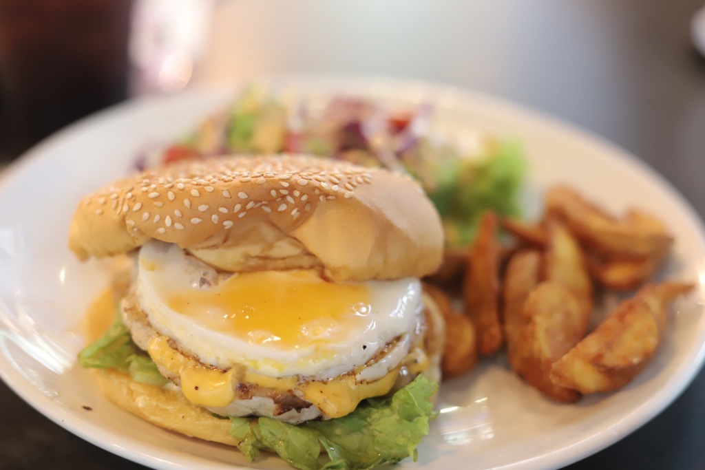 2019年初ランチのチキンバーガー