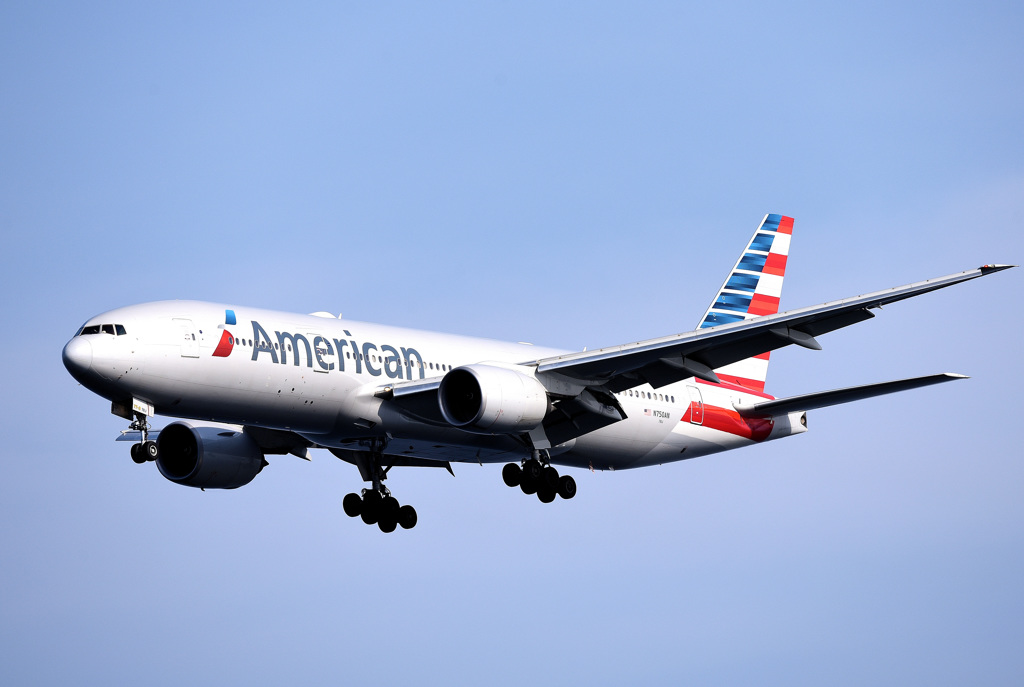 777  American Air lines