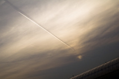 変な飛行機雲