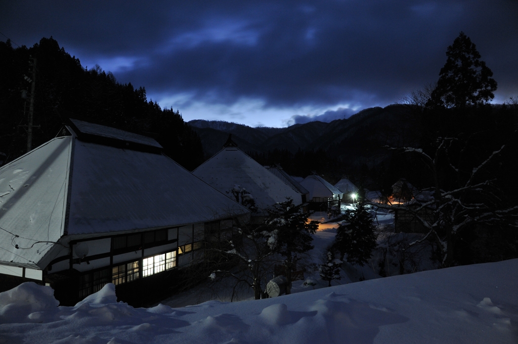 山村の未明