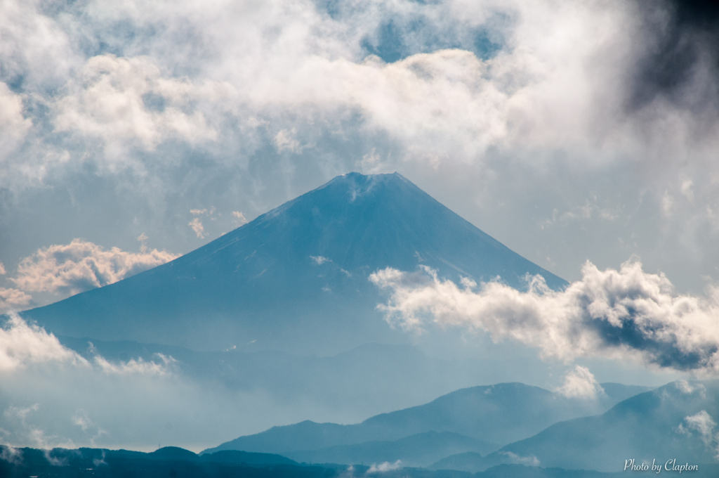 雲に覆れ