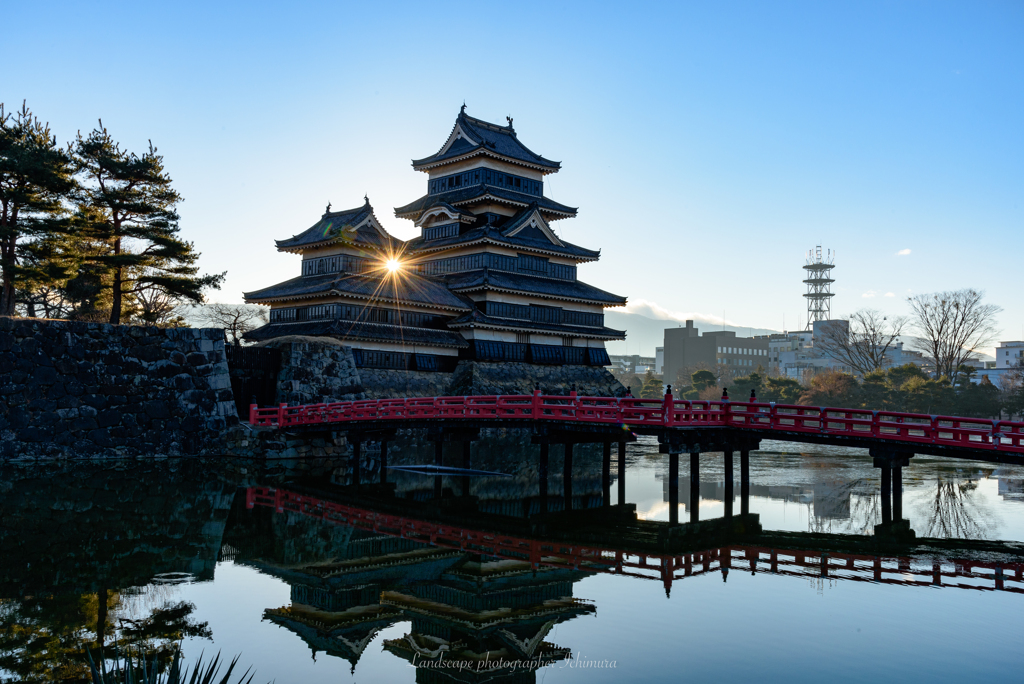 松本城の初日の出