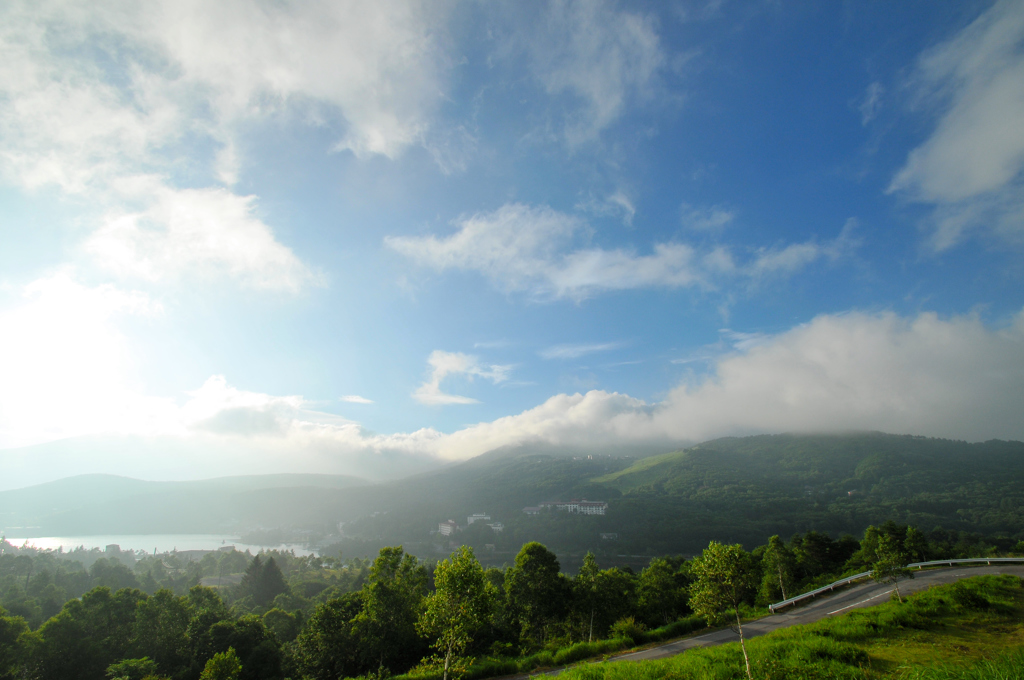 白樺湖　湖畔の朝