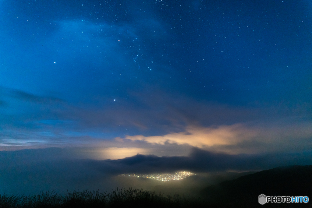 灯・雲・星