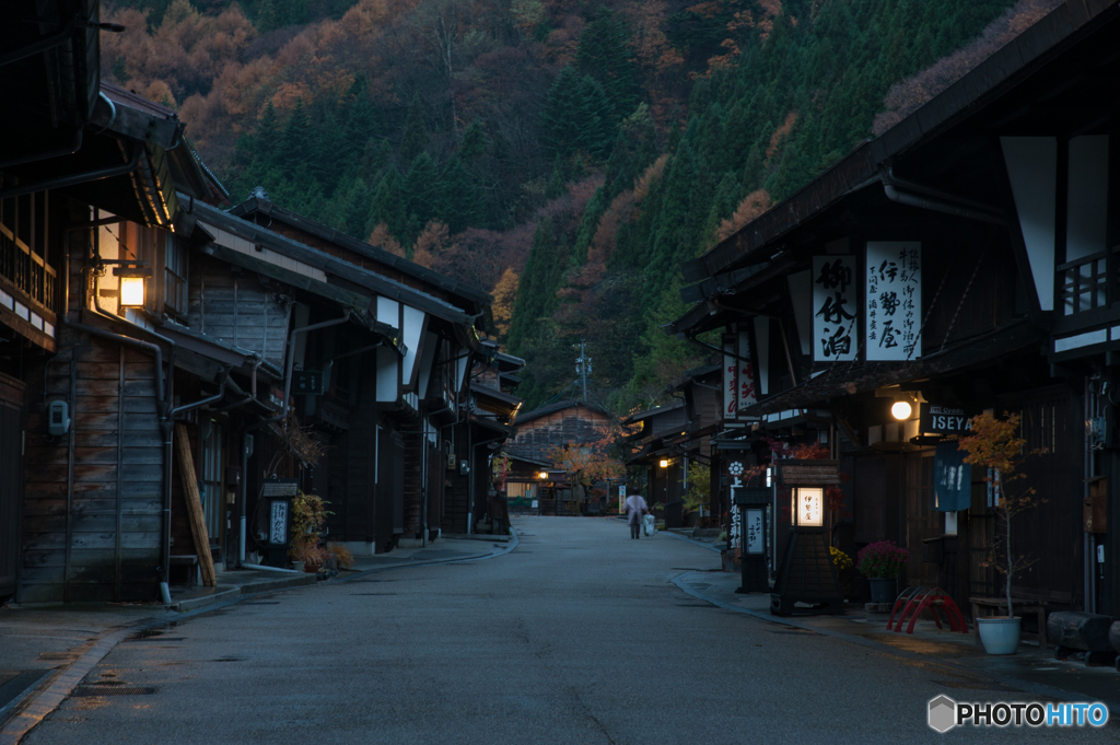 宿場の朝＜ゴミ出し＞