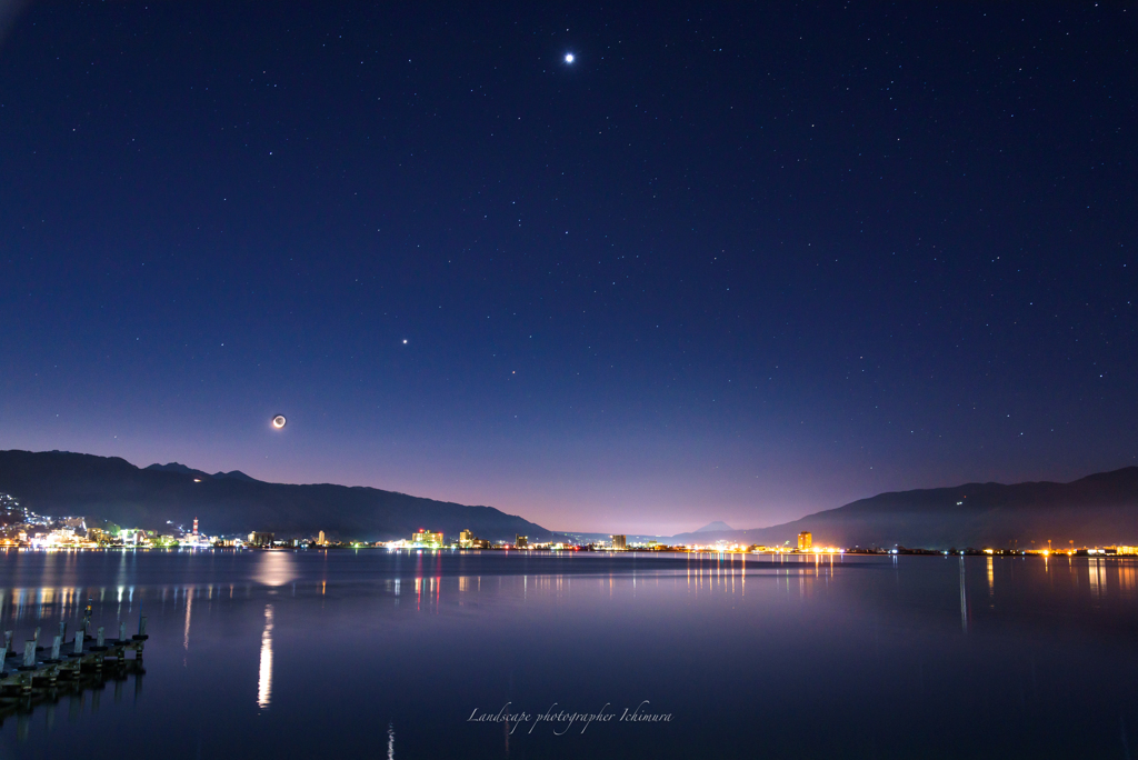 Night view of the Lake-Suwa