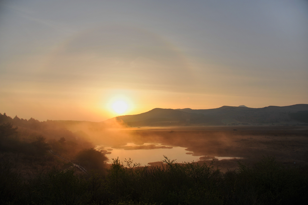 湿原の日の出