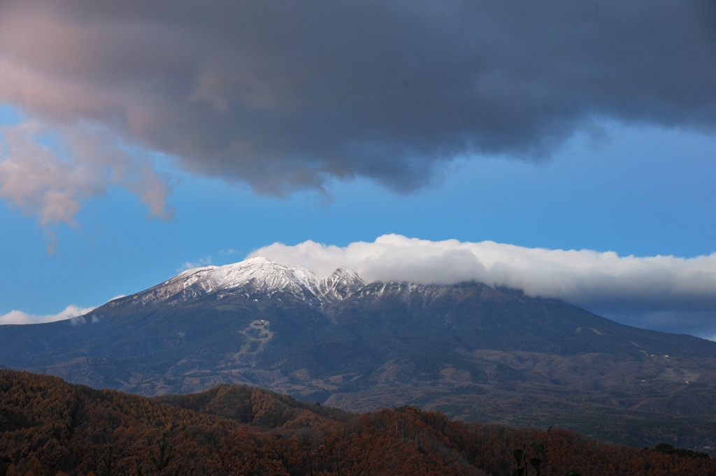 暗雲立ち込める