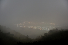 煙る夜景