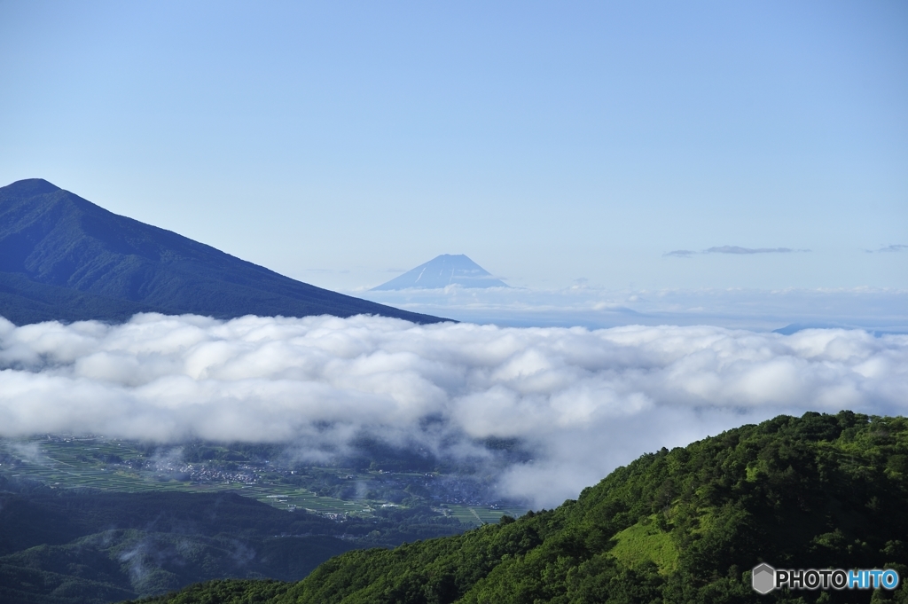 雲海に浮かぶ