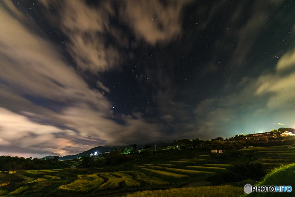 棚田と星空