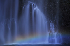 滝壺の虹