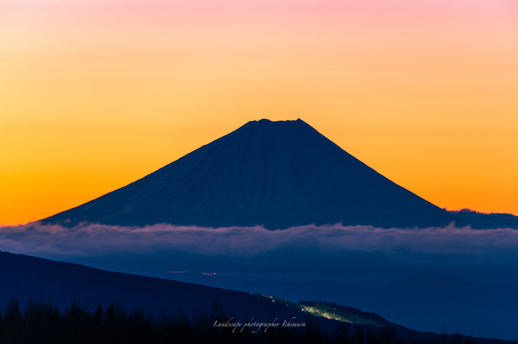 2020 富士山の夜明け