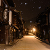 雪降る未明の奈良井宿
