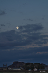 夜明け前の岩船山