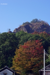 色気付く岩船山