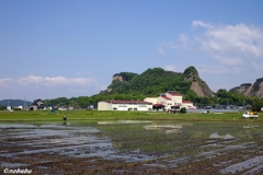 山と田植えと青空と