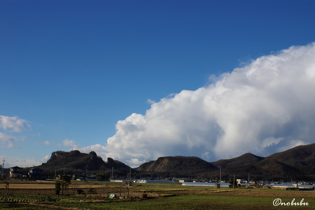 凍てつく空