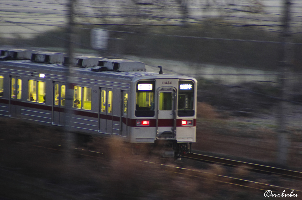 早朝の電車