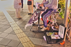 20130410 明石駅ライブ　足元