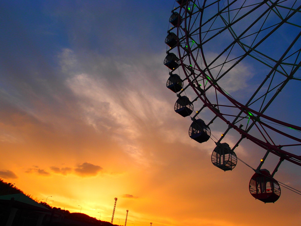 夕焼けと観覧車 By さくた郎 Id 写真共有サイト Photohito