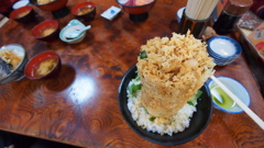 そびえたつ