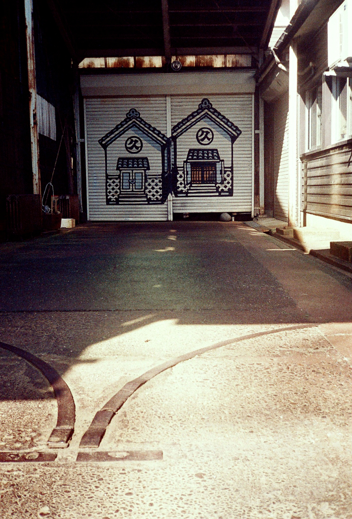 Shutter graphics