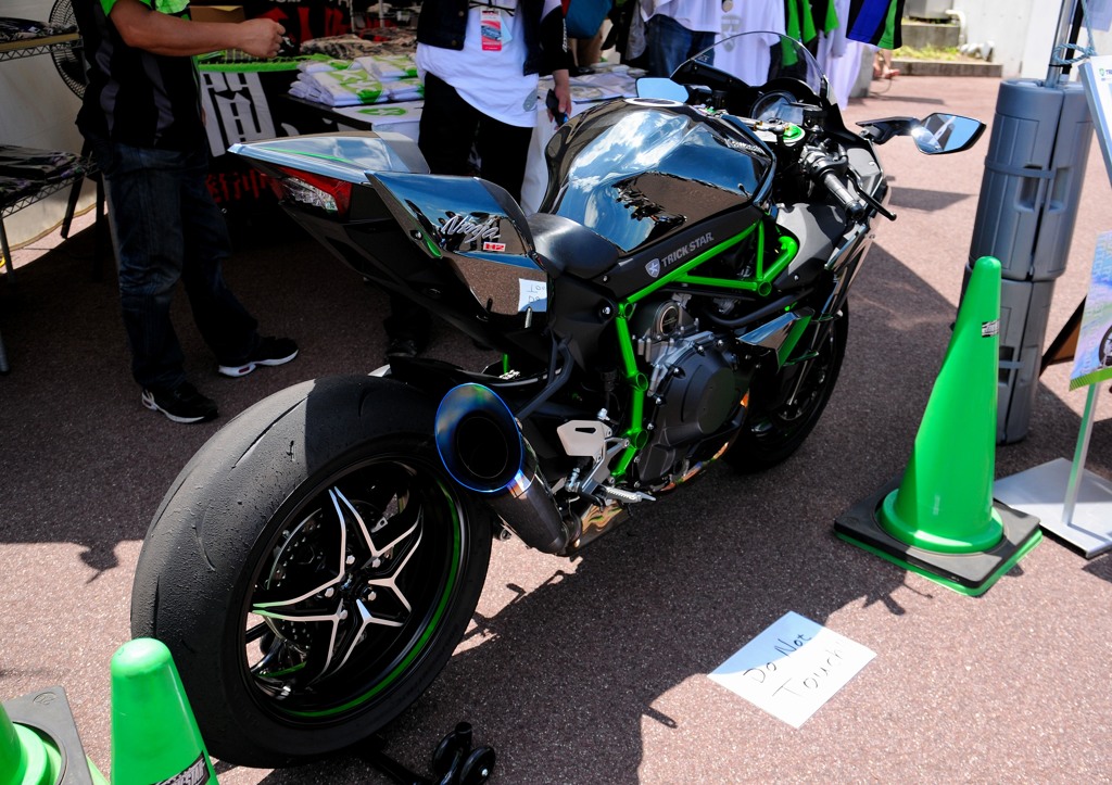 KAWASAKI NinjaH2R TRICK STAR