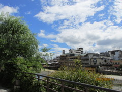 青い空が