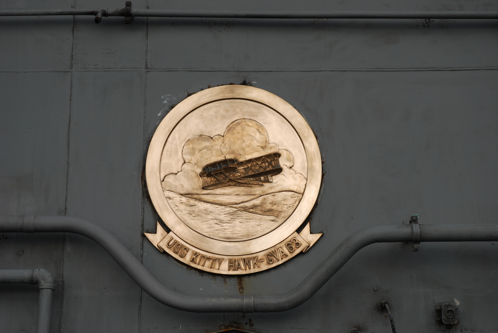 空母　KITTY　HAWK