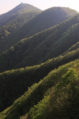 ひかり輝く尾根（弥彦山山頂）