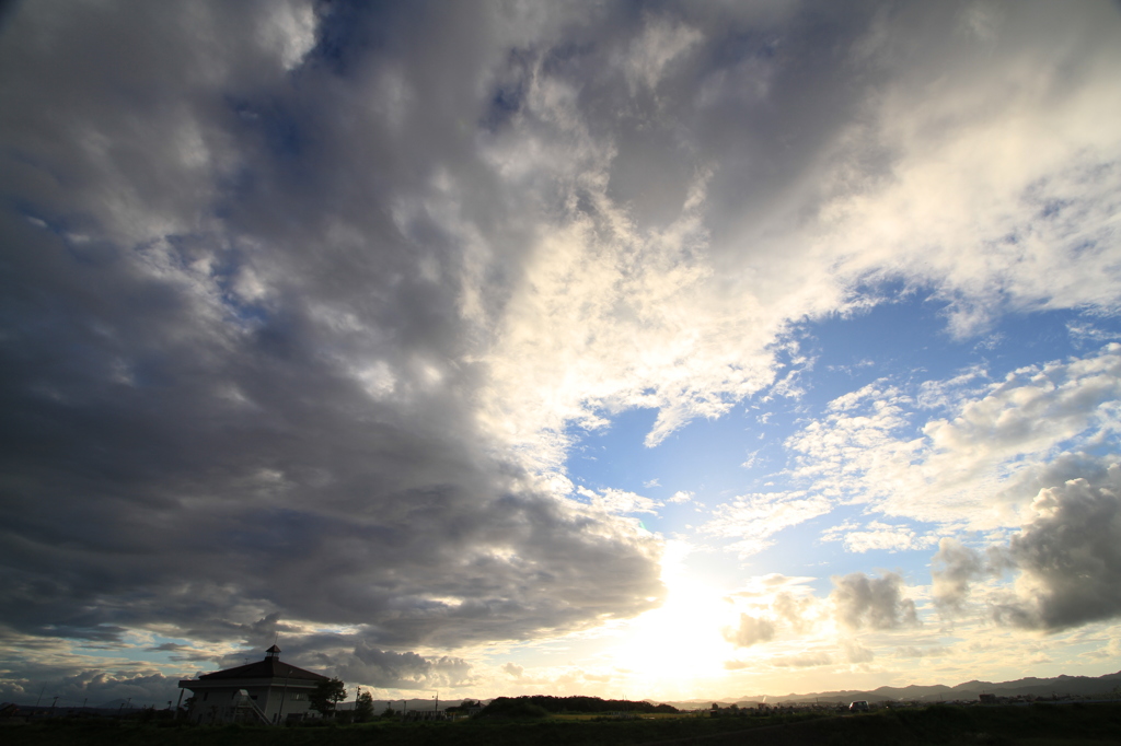 渦巻く雲に思ふ（長岡）