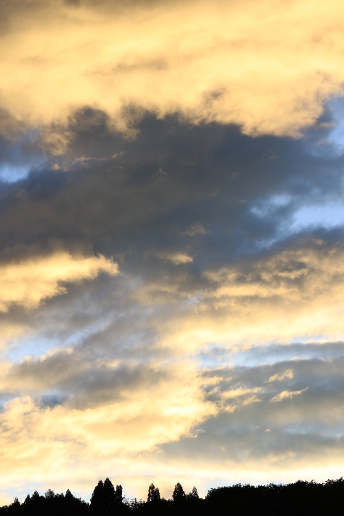 漂う朝焼け雲（長岡　八方台）