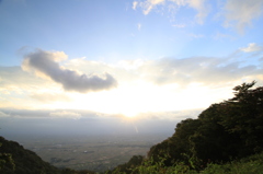 朝日の吸引力（弥彦山 山頂）