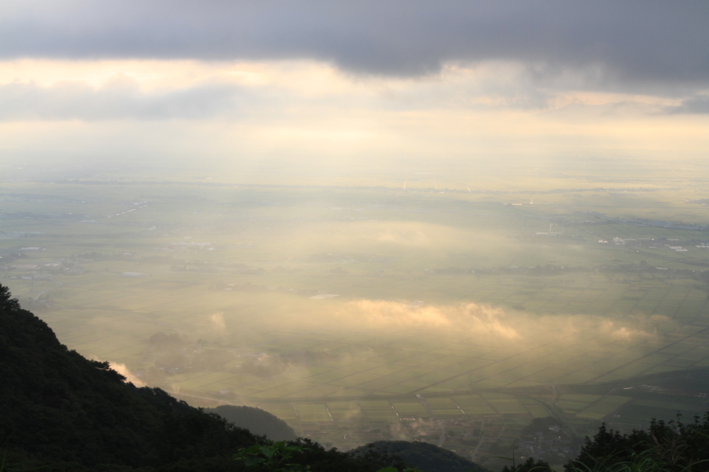 照らし出された要塞（弥彦 山頂）