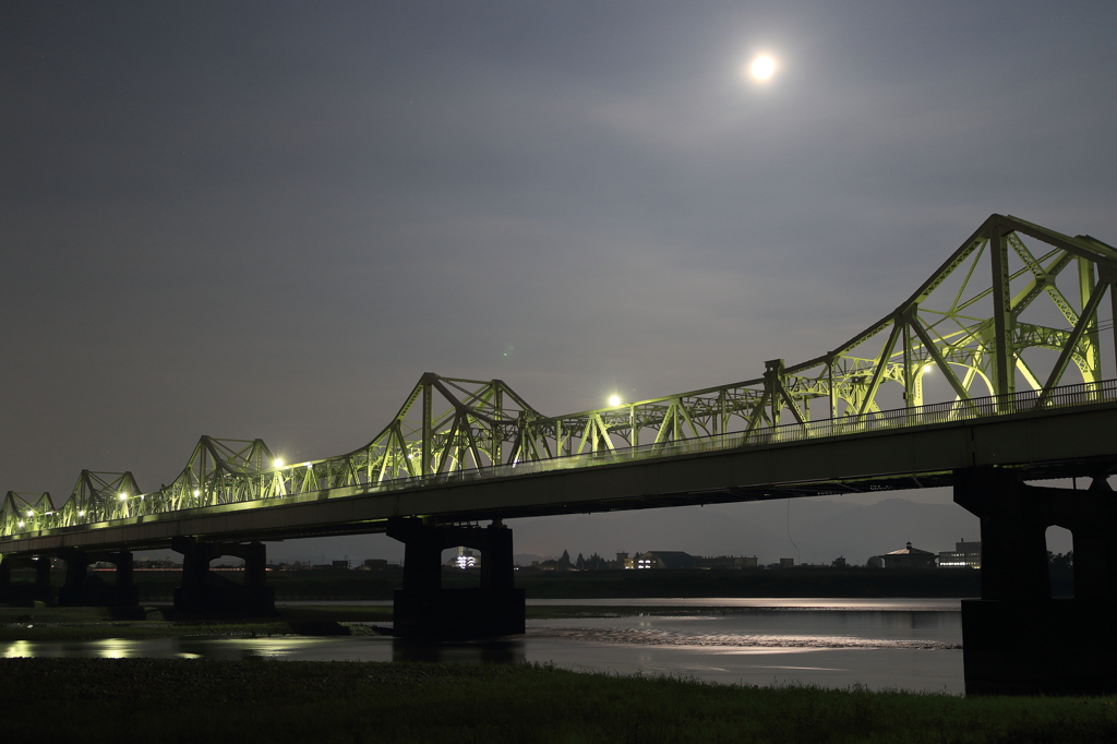 橋上のブルームーン（長岡　長生橋）