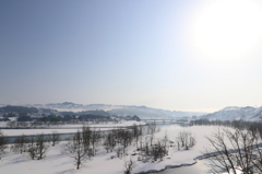 ３メートルの雪山から（小千谷）