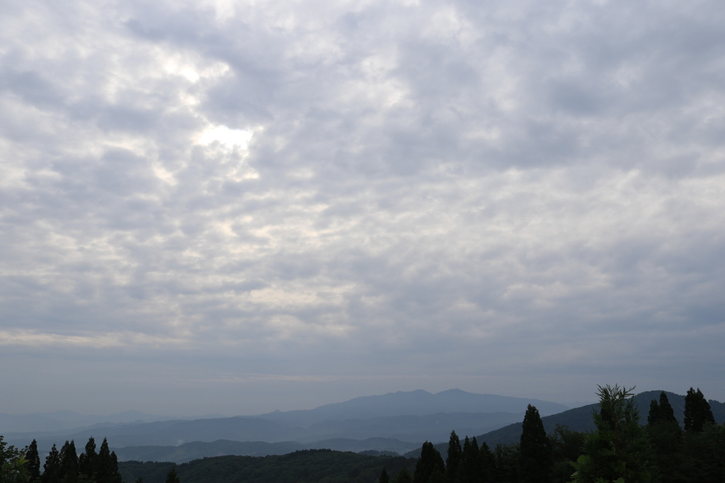 雲間の朝日（長岡　八方台）