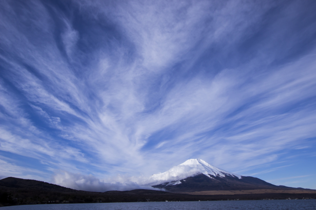 雲と富士山
