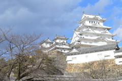 白く輝く姫路城
