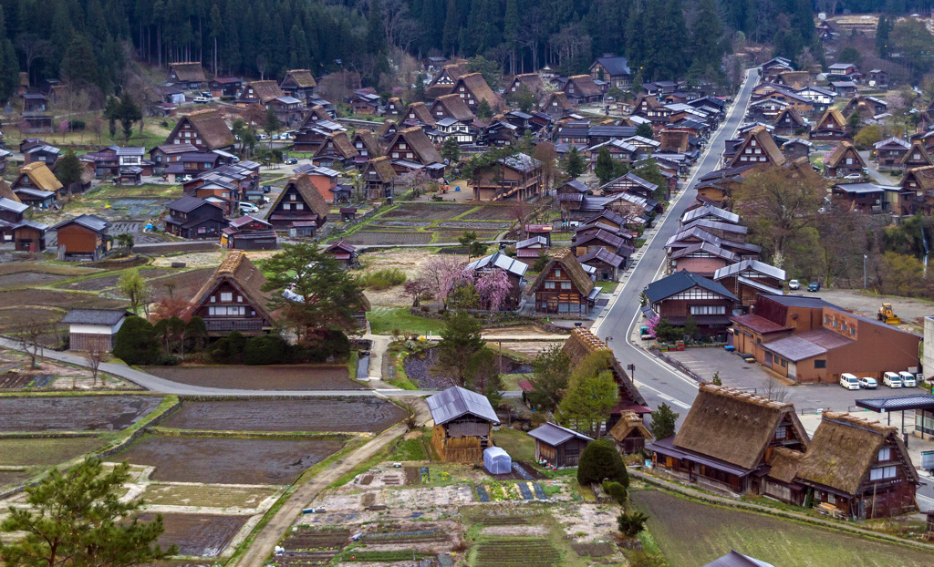 早朝の白川郷