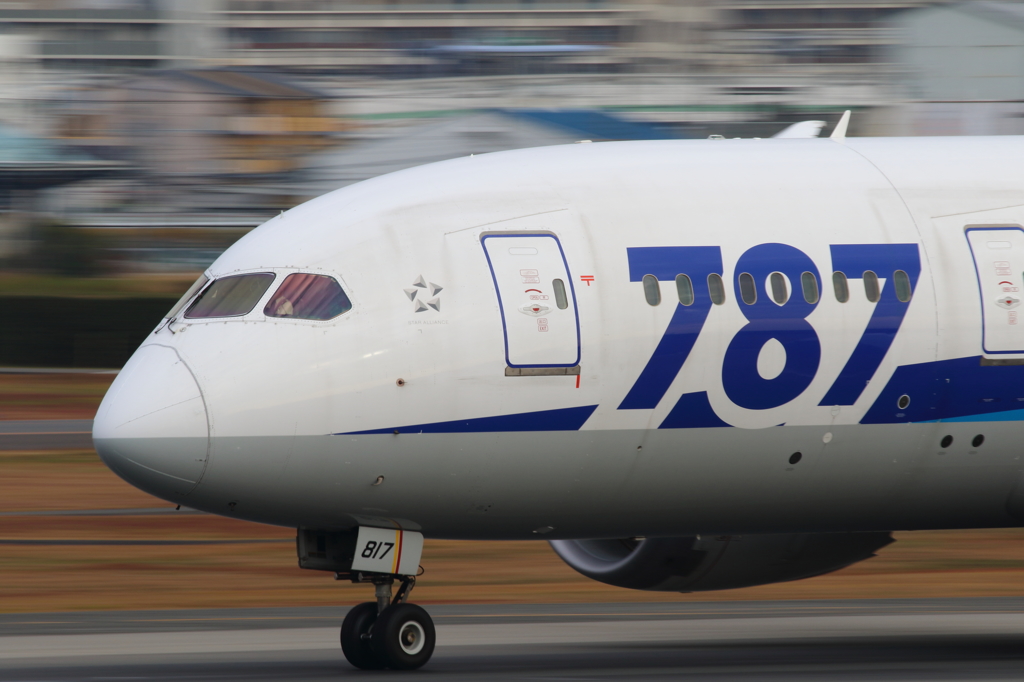 ７８７
