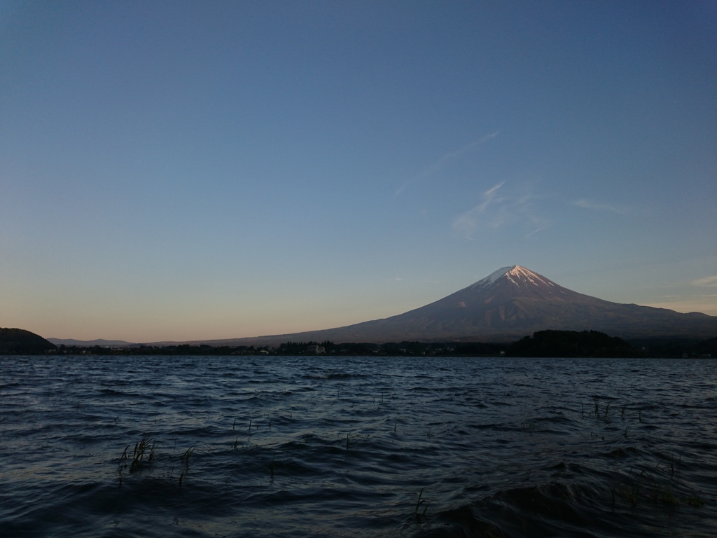 河口湖より。