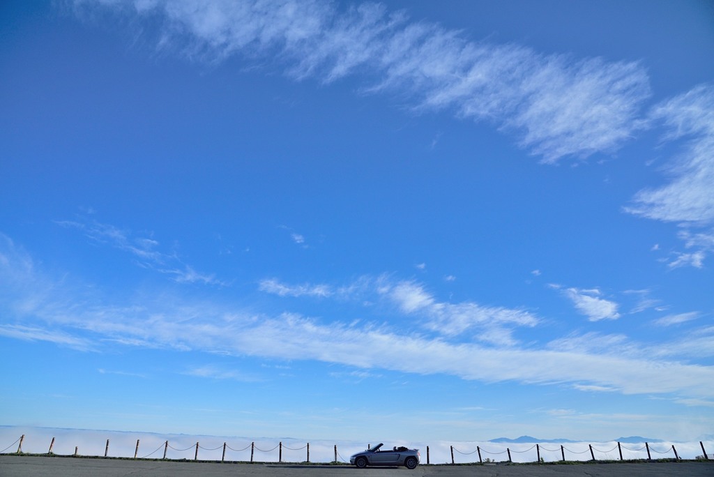 雲海の浜辺にて